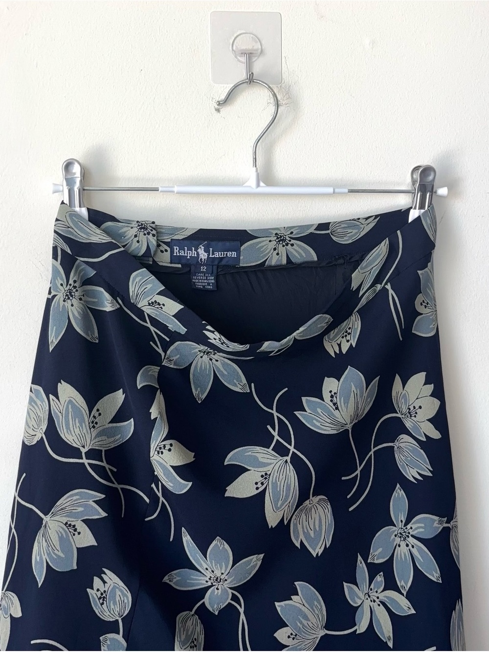 Vintage Ralph Lauren Blue Label 100% Silk Skirt Size 12 Navy Blue Floral